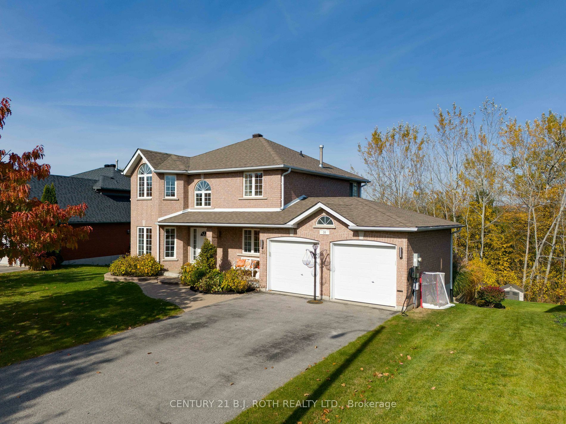 30 Capilano Crt  Barrie ON L4M 7E6 photo