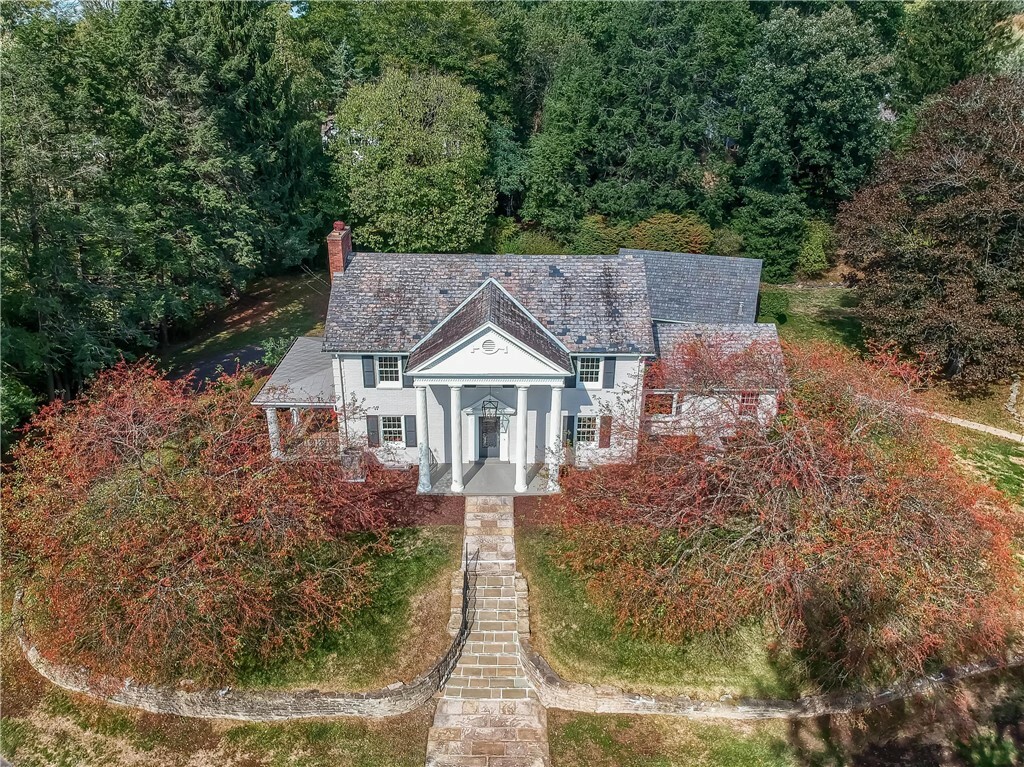 Property Photo:  129 South Dr  PA 15238 