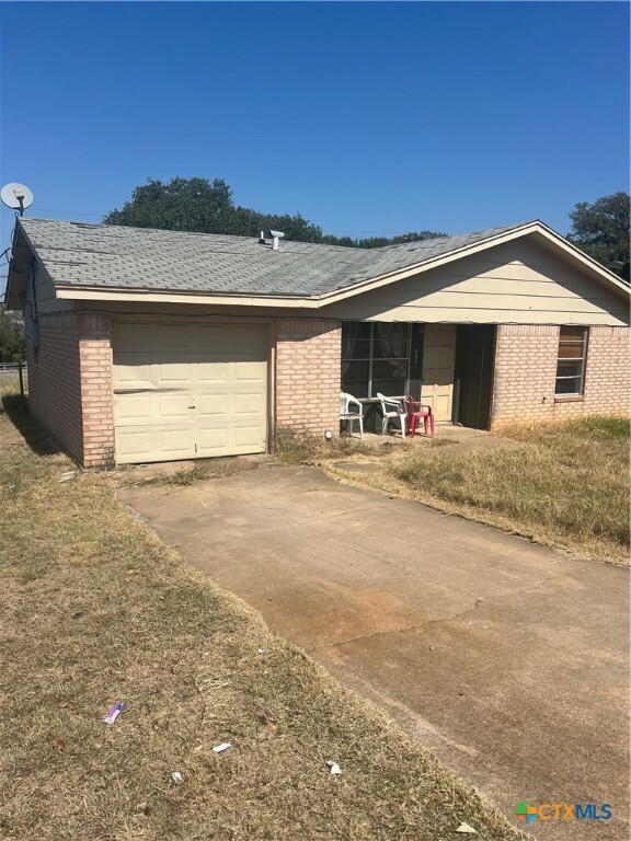 Property Photo: 2708 Mountain Avenue TX 76522