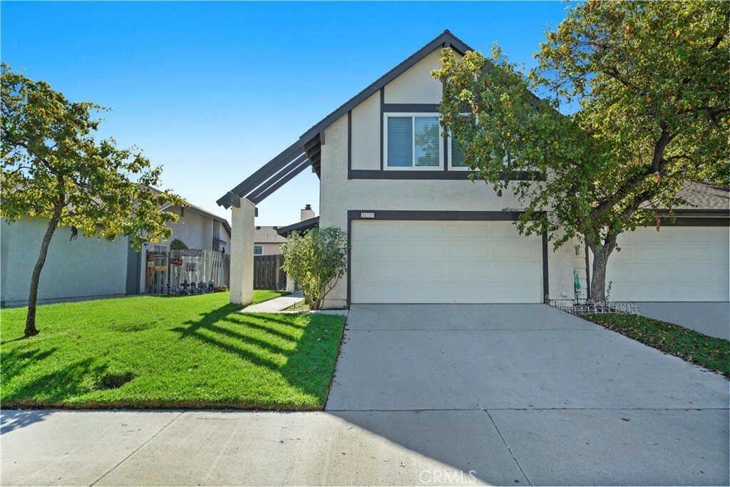 28323 Simsalido Avenue  Canyon Country CA 91387 photo