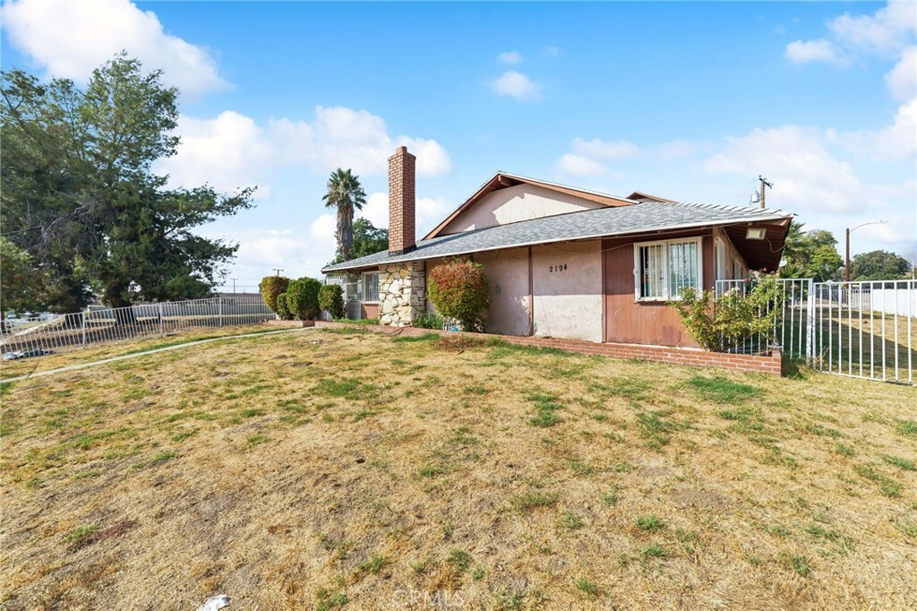 Property Photo:  2194 Sunrise Lane  CA 92404 