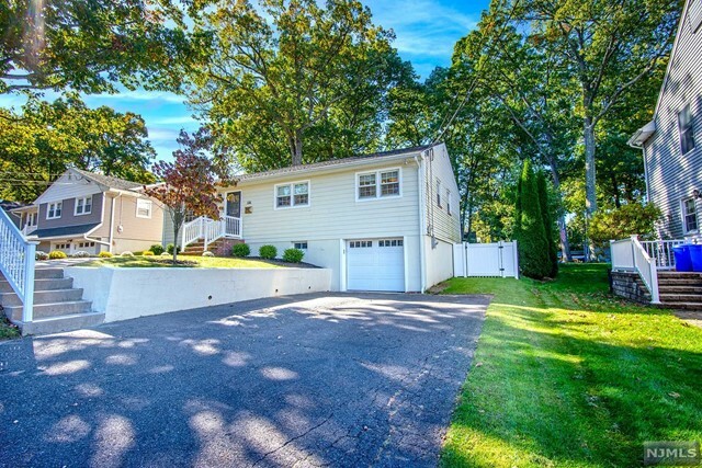 Property Photo:  100 McNomee Street  NJ 07436 