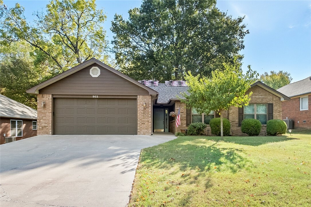 Property Photo:  903 Willow Court  AR 72761 