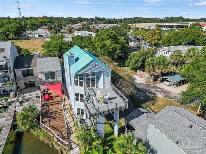 Property Photo: 1280 Mahogany Mill Rd FL 32507