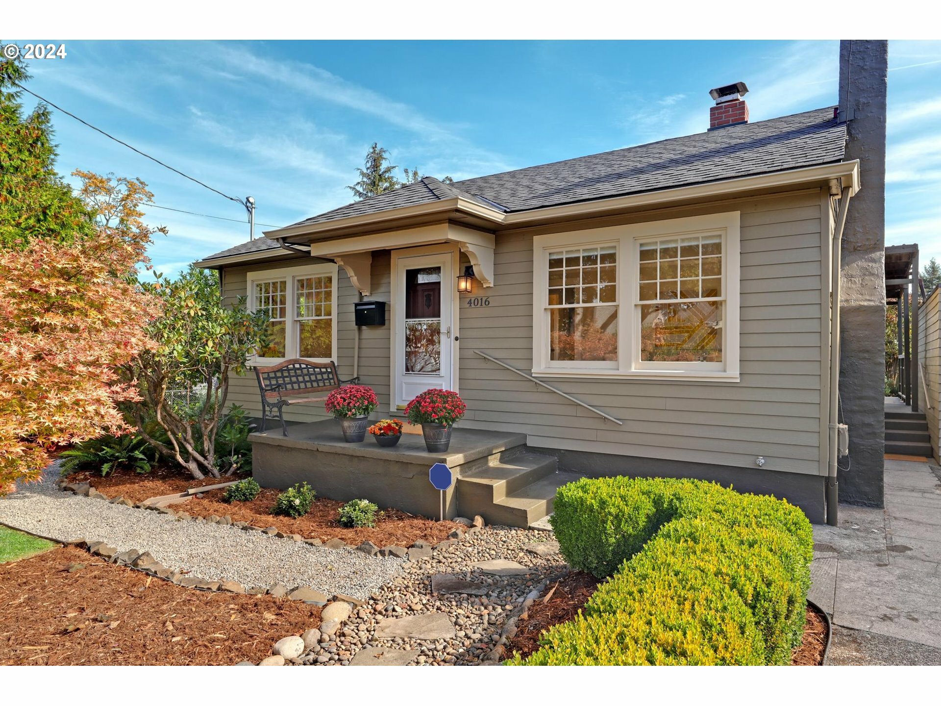 Property Photo:  4016 NE 66th Ave  OR 97213 