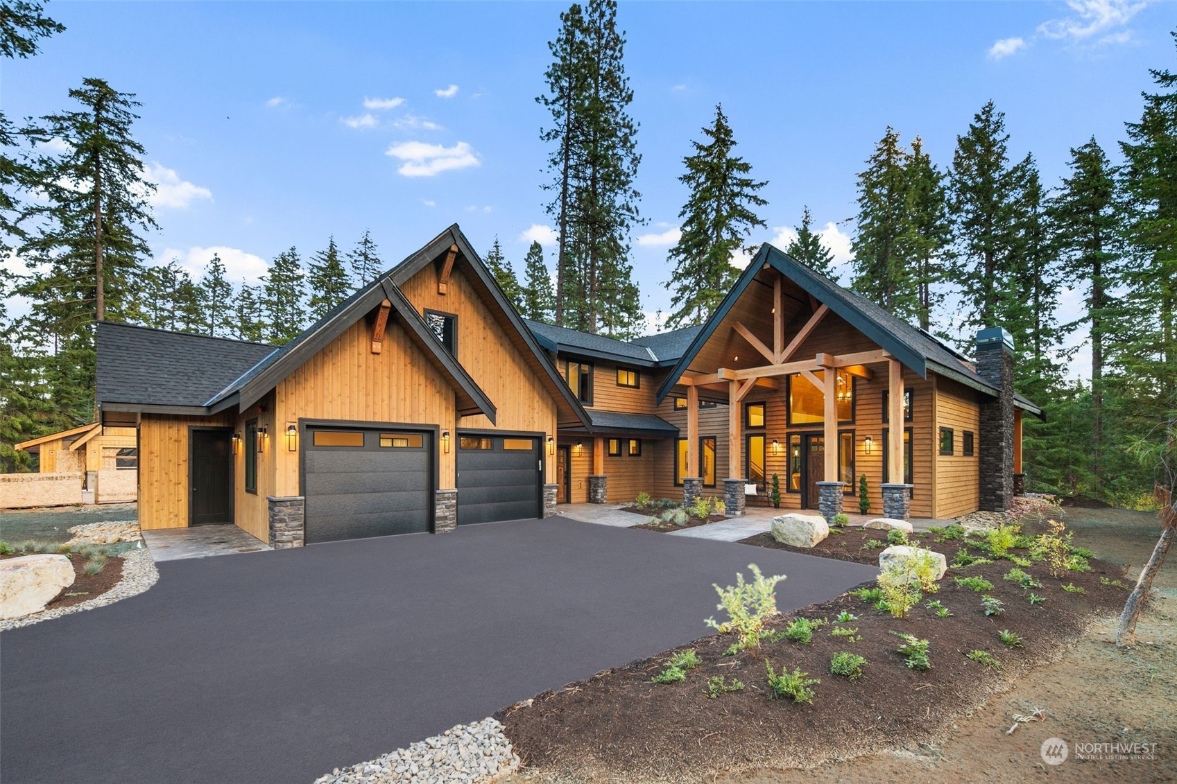 Property Photo:  60 Portal Ct  WA 98922 