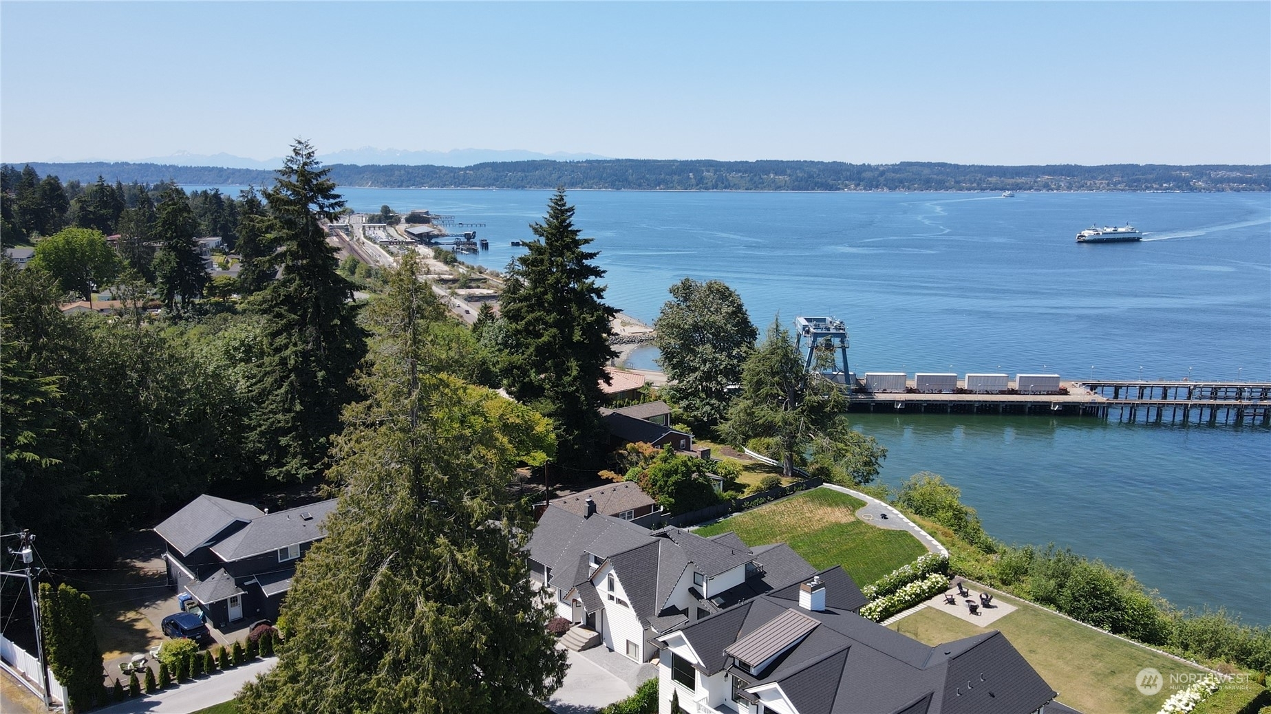 Property Photo:  3702 W Mukilteo Boulevard B  WA 98203 