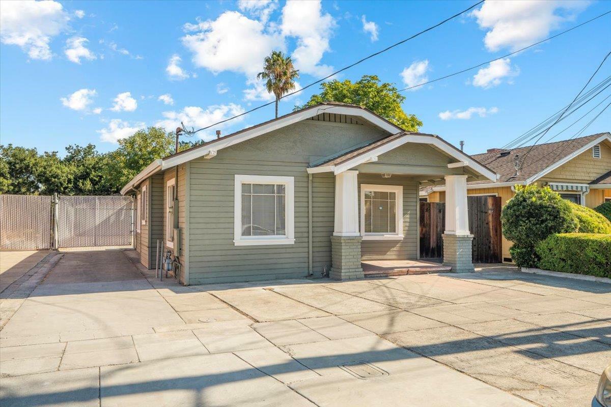 Property Photo:  876 Chestnut Street  CA 95110 