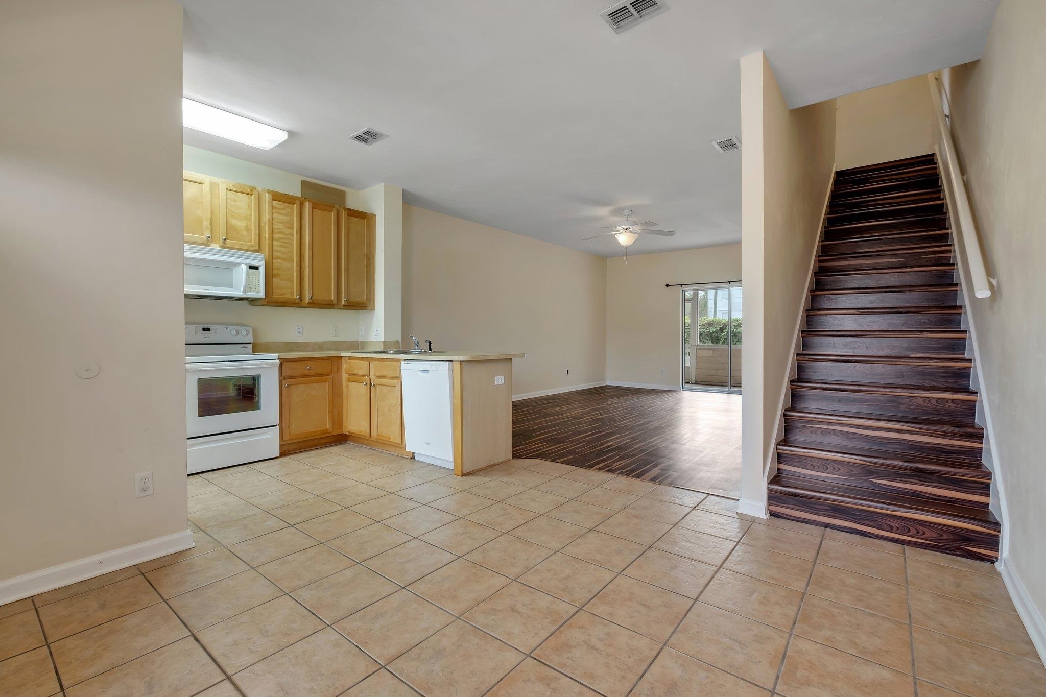 Property Photo:  5C Old Courthouse Way C  FL 32327 