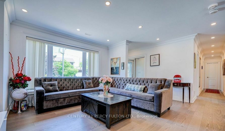 Property Photo:  12 Rollins Pl Primary  ON M9B 3Y4 