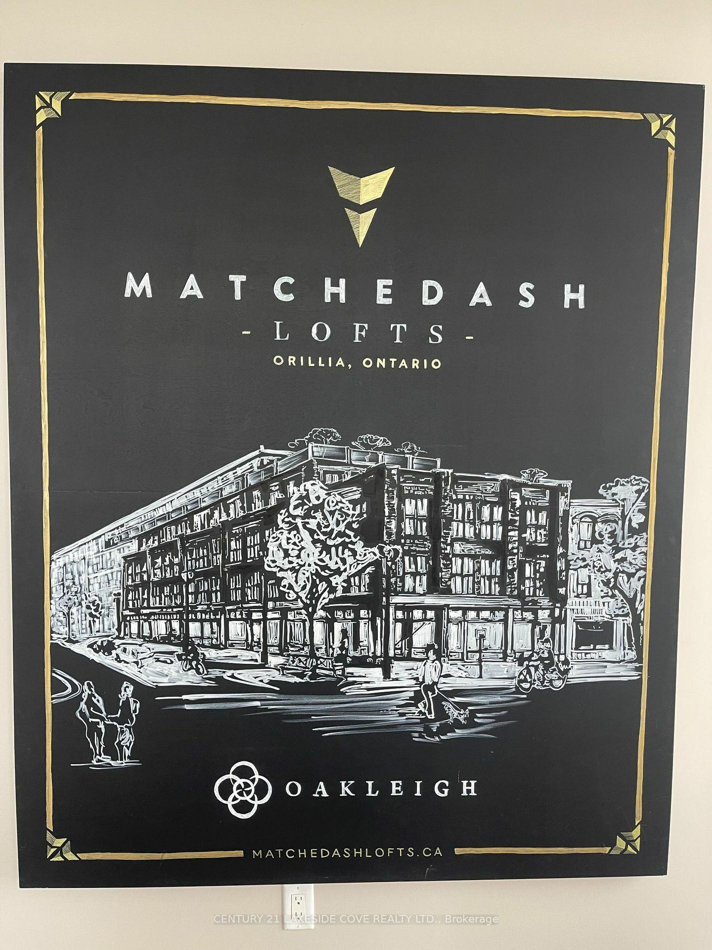 Photo de la propriété:  21 Matchedash St S 205  ON L3V 4W4 