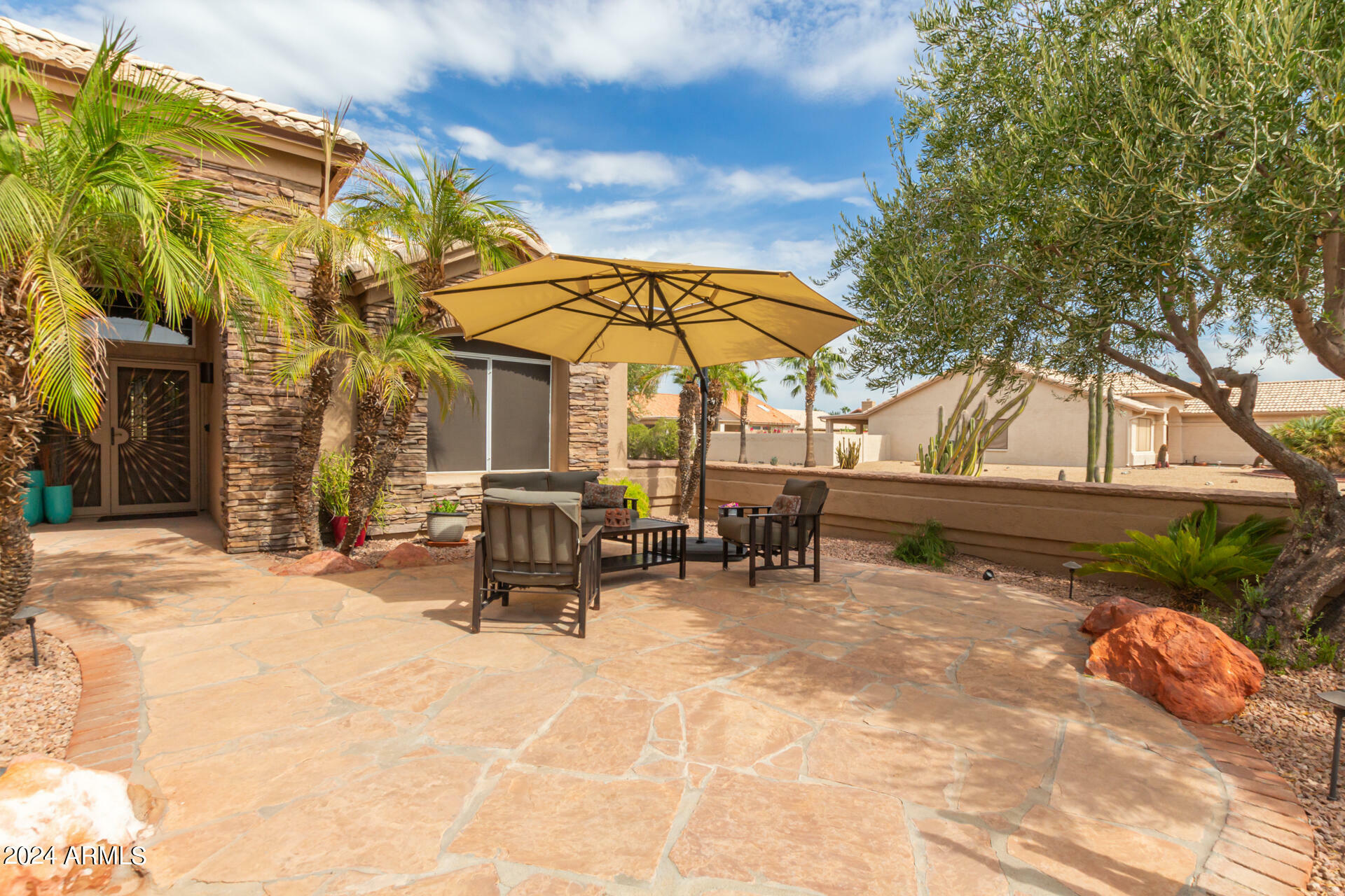 Property Photo:  9242 E Coopers Hawk Drive  AZ 85248 