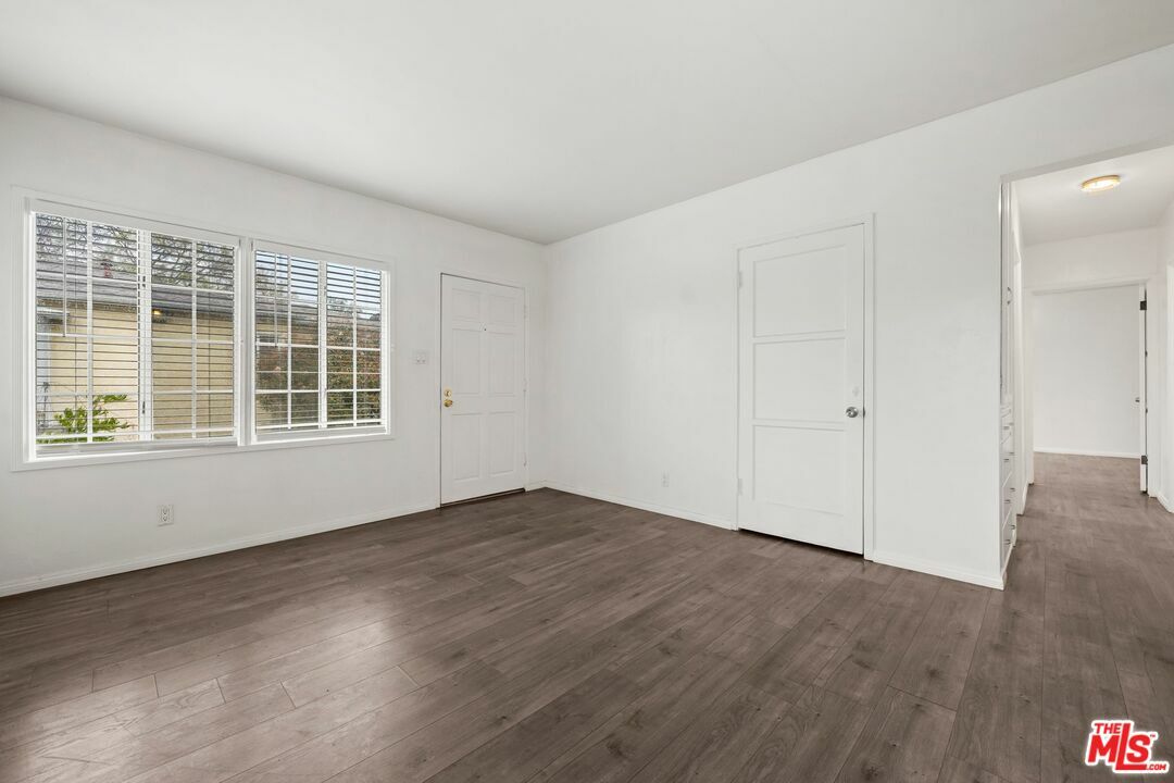 Property Photo:  2117   Stewart St  CA 90404 