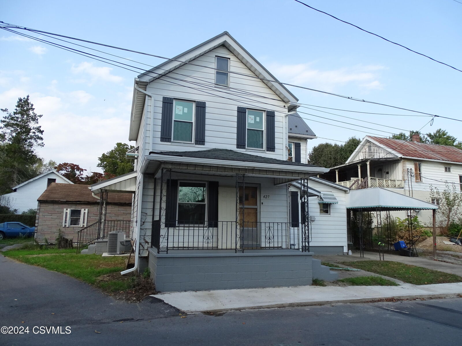 Property Photo:  427 Wall Street  PA 17847 
