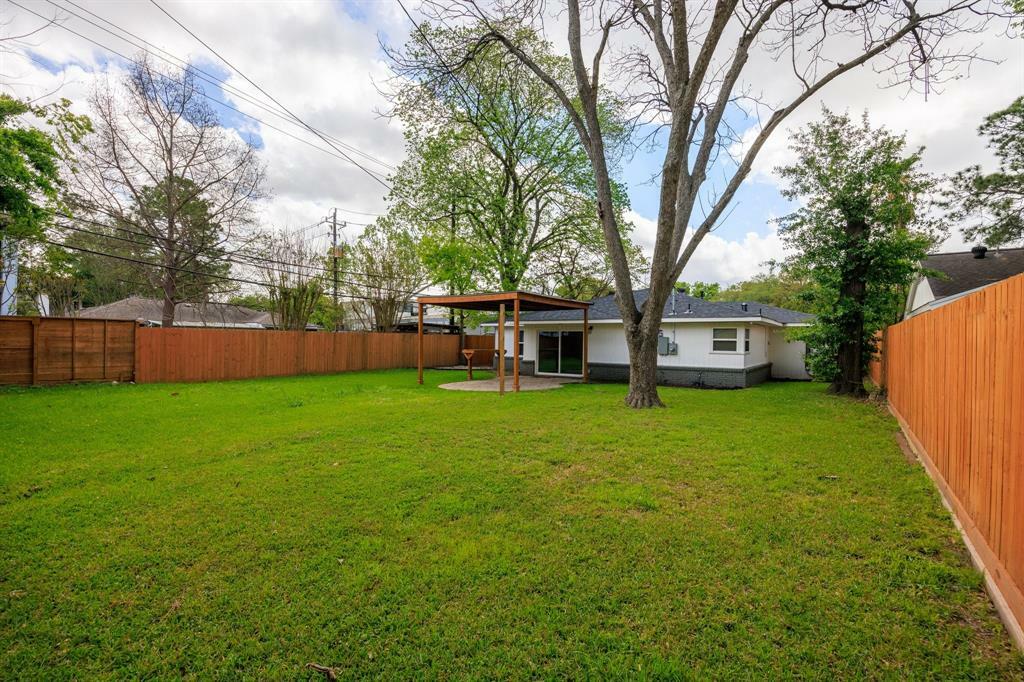 Property Photo:  4502 Richmond Avenue  TX 77027 