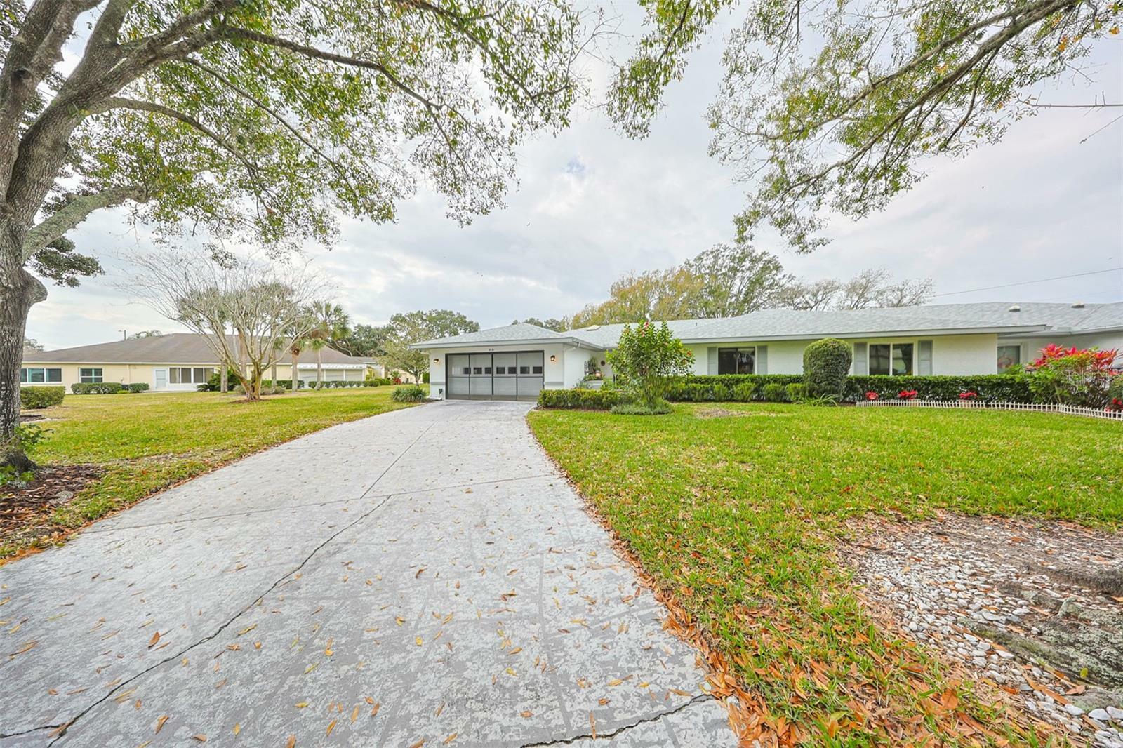 Property Photo:  2531 Lynx Road  FL 33573 