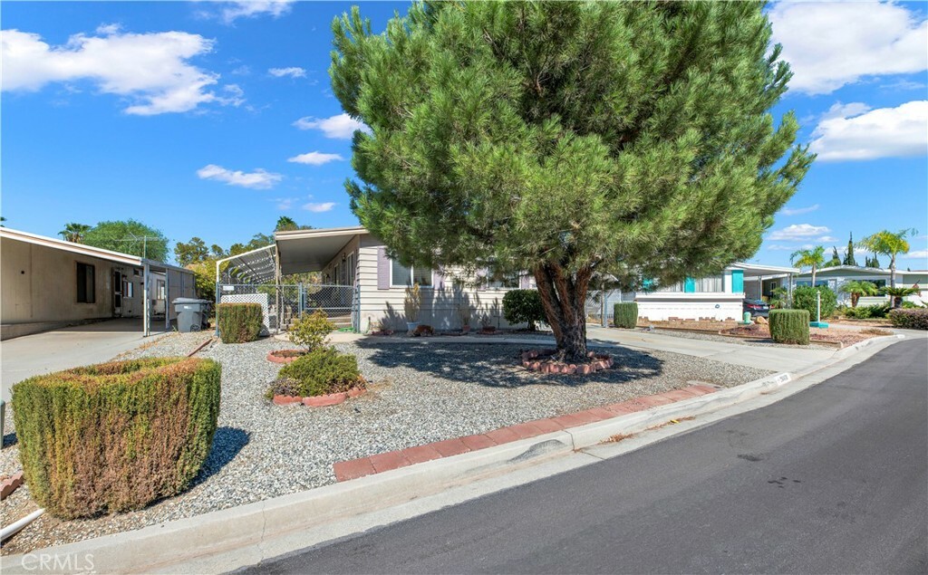 Property Photo:  26018 Fountain Palm Drive  CA 92548 