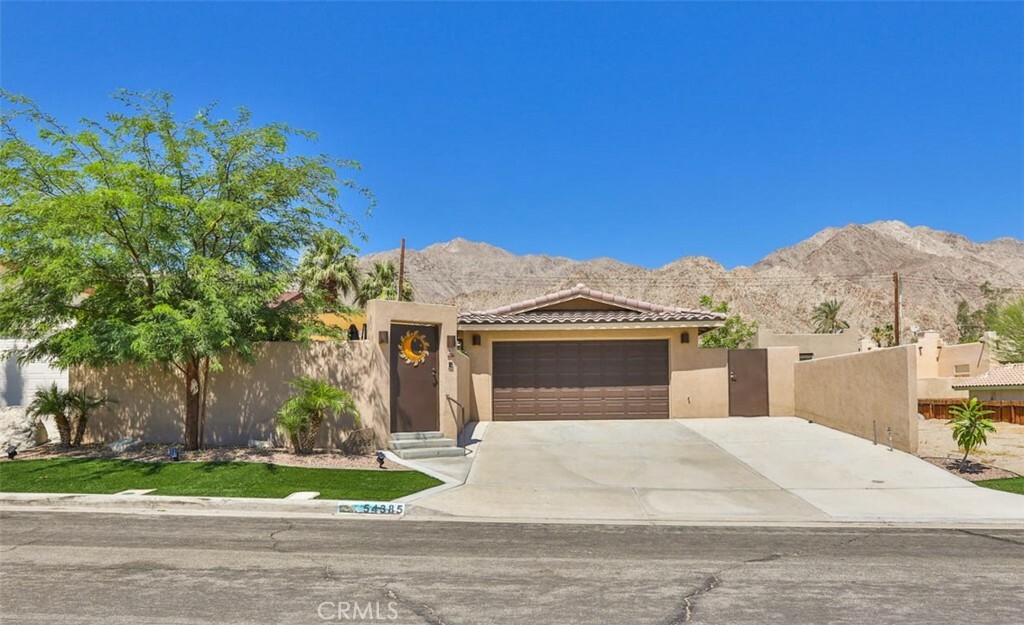 54385 Avenida Alvarado  La Quinta CA 92253 photo