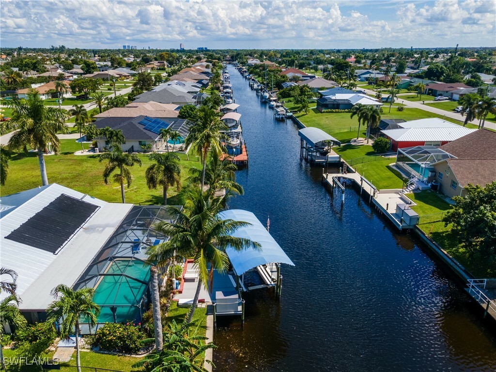 Property Photo: 1626 SE 11th Terrace FL 33990