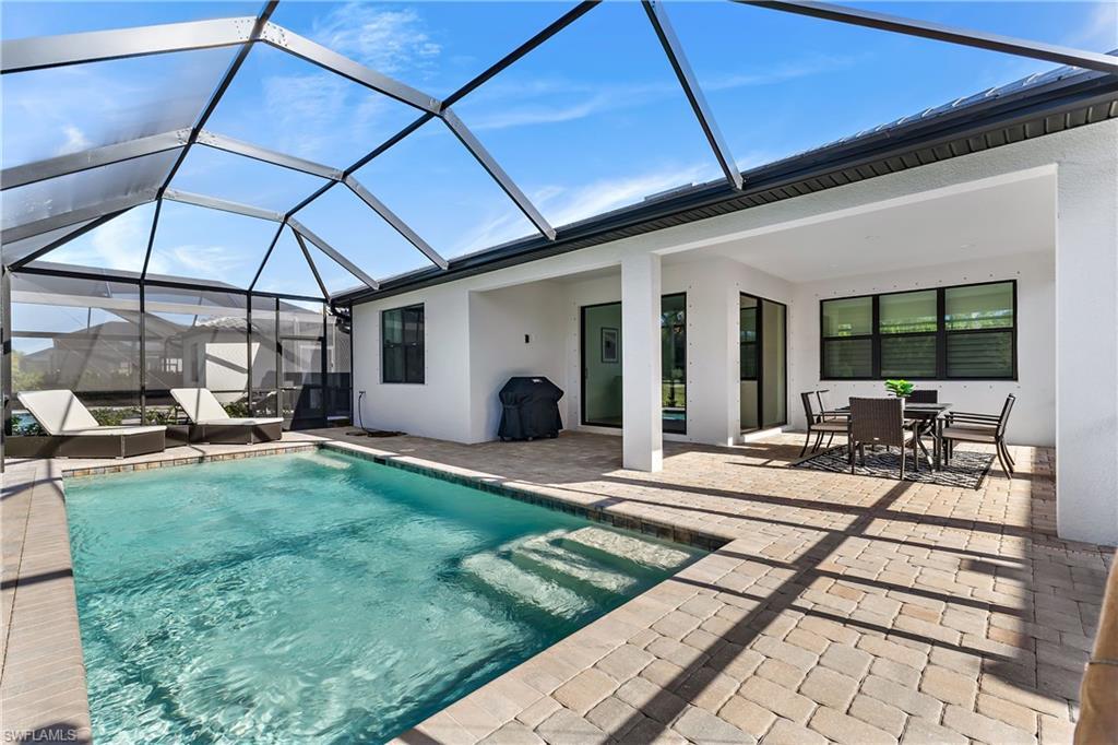 Property Photo: 6694 Pennyroyal Dr FL 34114