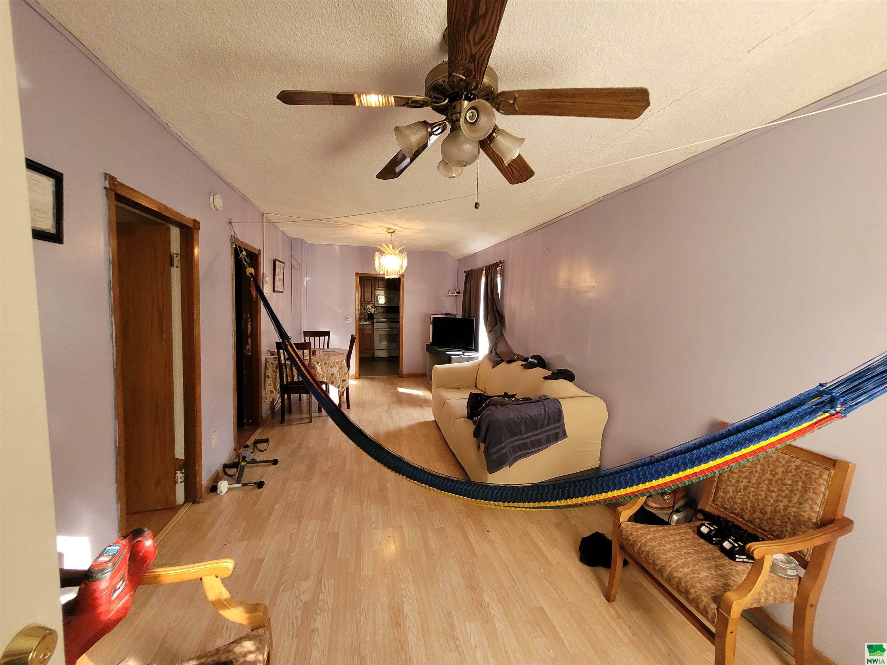 Property Photo: 913 17th St IA 51103