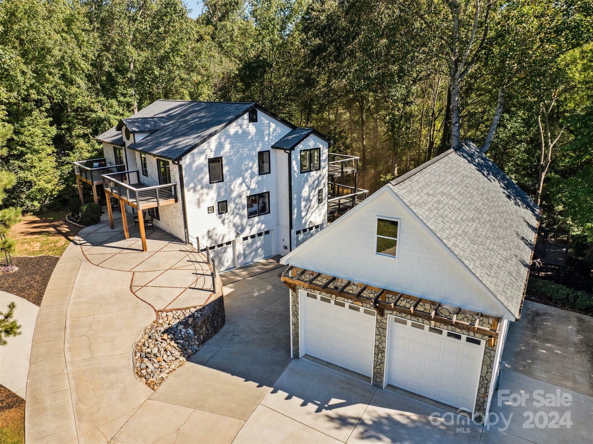 Property Photo: 4194 Pointe Norman Drive NC 28673