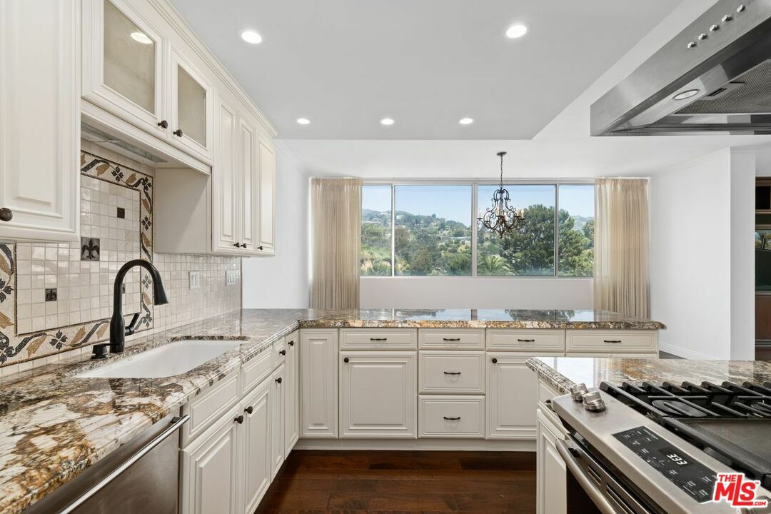 Property Photo:  17368 W Sunset Blvd 401  CA 90272 