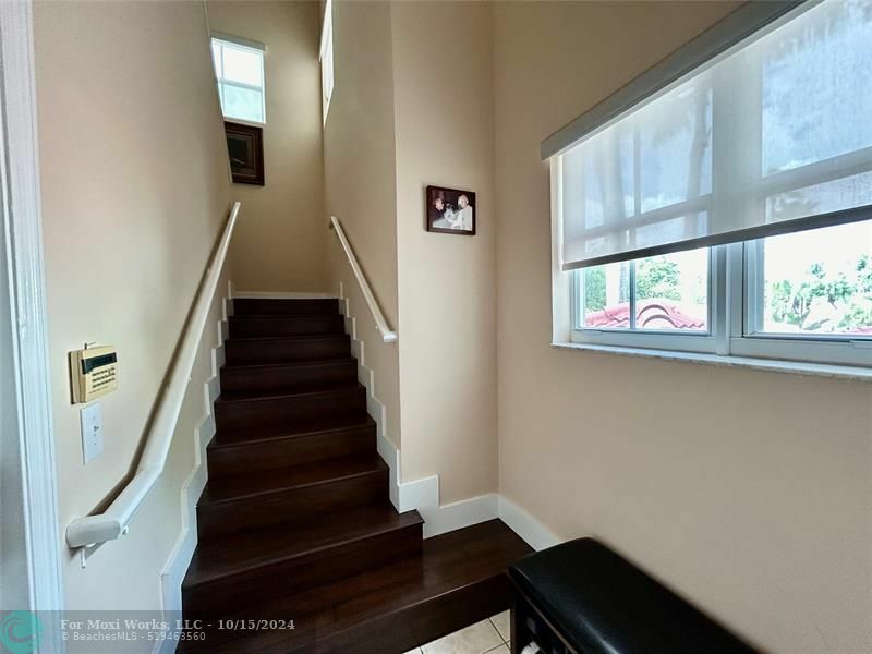 Property Photo:  3225 NE 184th St 302  FL 33160 