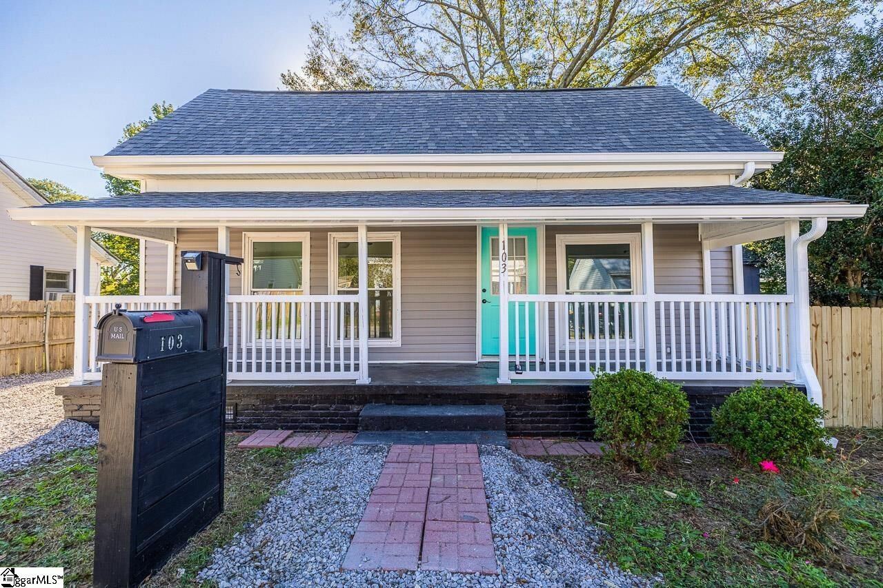 Property Photo: 103 4th Street SC 29644