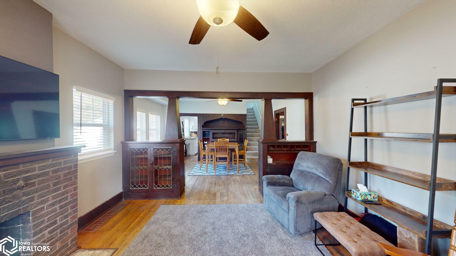 Property Photo:  730 15th St NE  IA 50401 