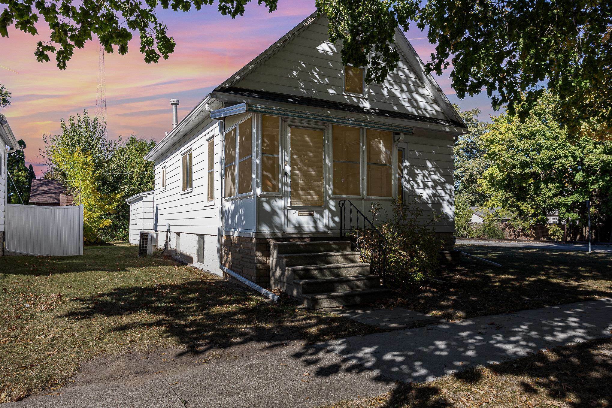 Property Photo:  409 N Mountain Street  MI 48706 