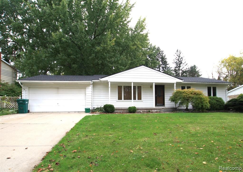 Property Photo: 320 Holland Road MI 48433 2113