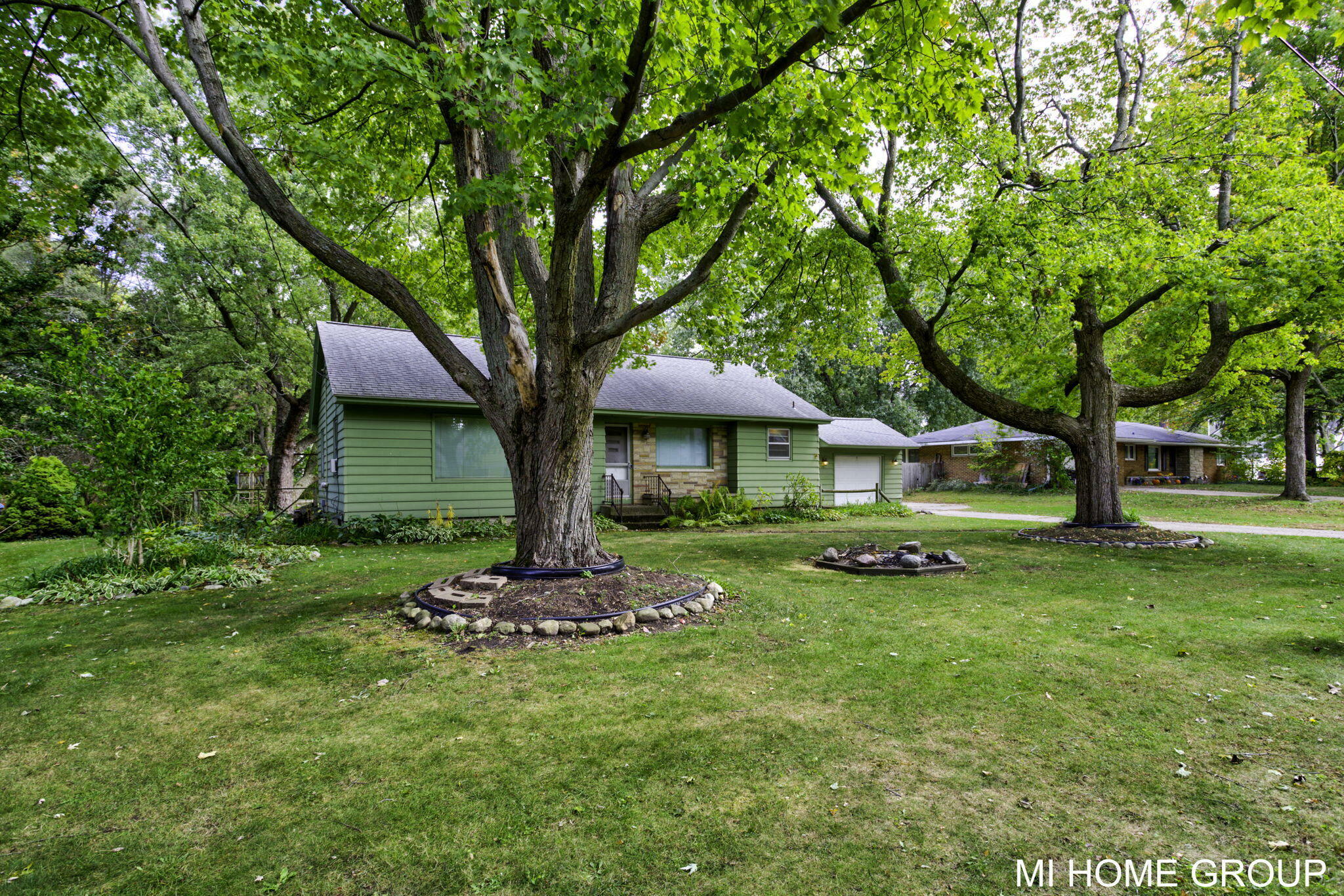 Property Photo: 719 Aster Avenue MI 49423