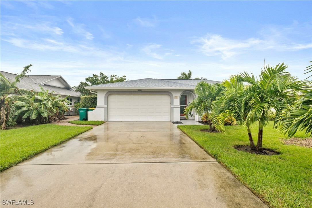 Property Photo:  133 Debron Drive  FL 34112 