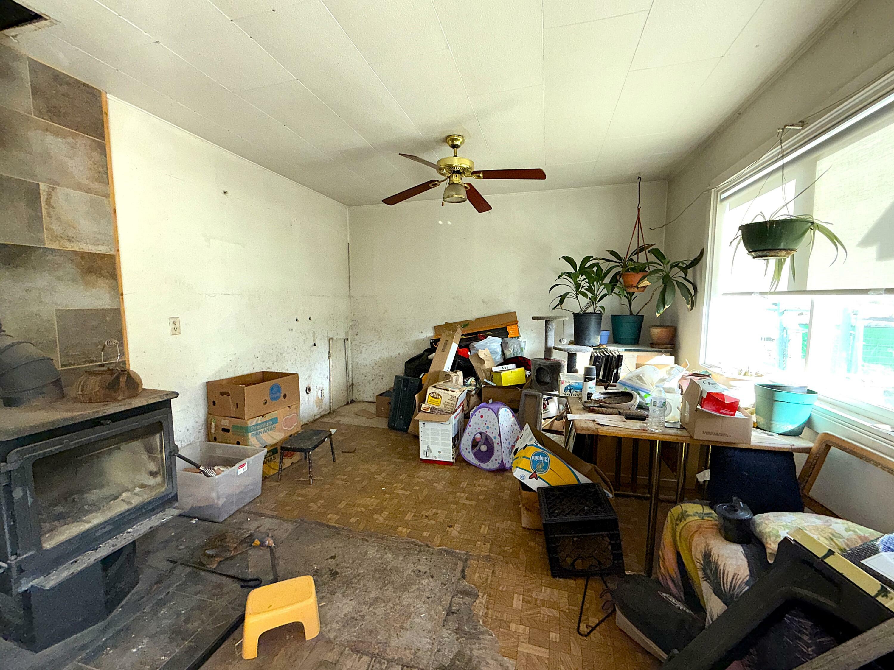 Property Photo:  230 E 8th St  WA 99166 