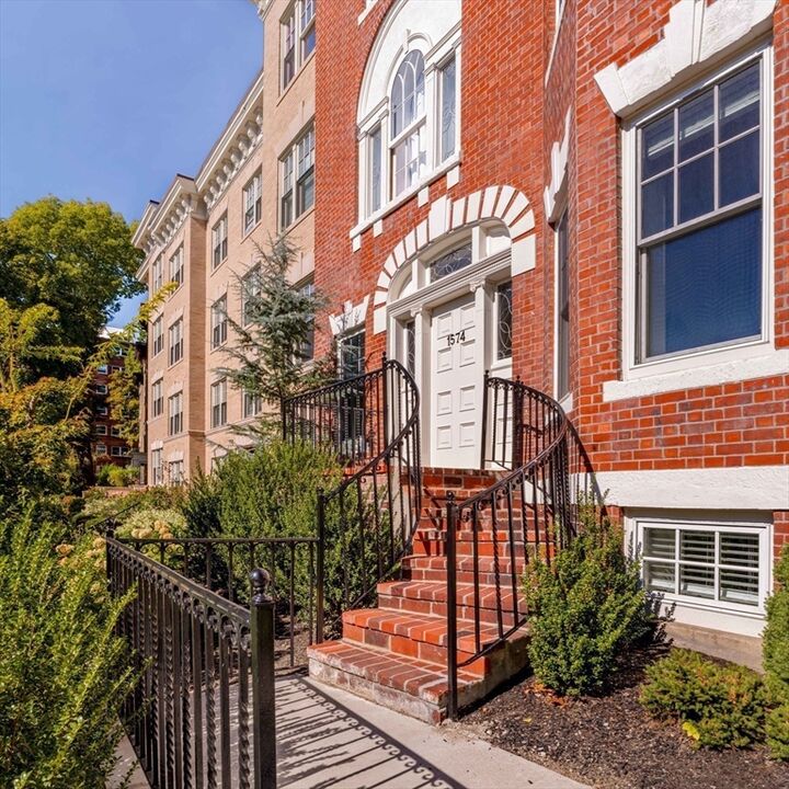 Property Photo:  1574 Beacon St 1  MA 02446 