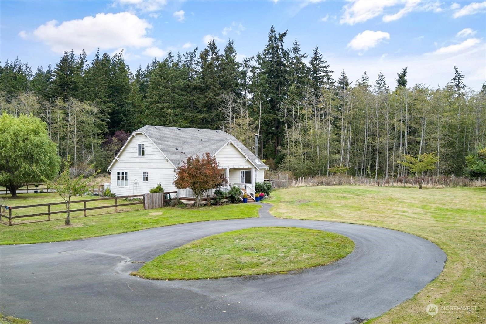 Property Photo:  423 Dalton Road  WA 98239 