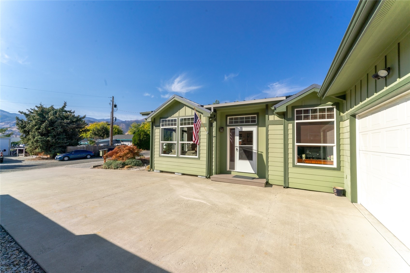 Property Photo:  186 McFadden Drive  WA 98831 