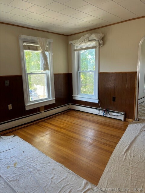 Property Photo:  44-46 Hoyt Street 1  CT 06810 