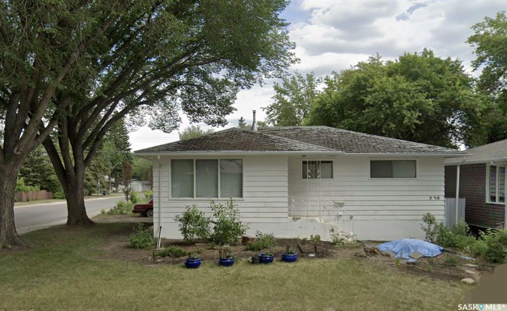 Property Photo:  836 U Avenue N  SK S7L 3C9 