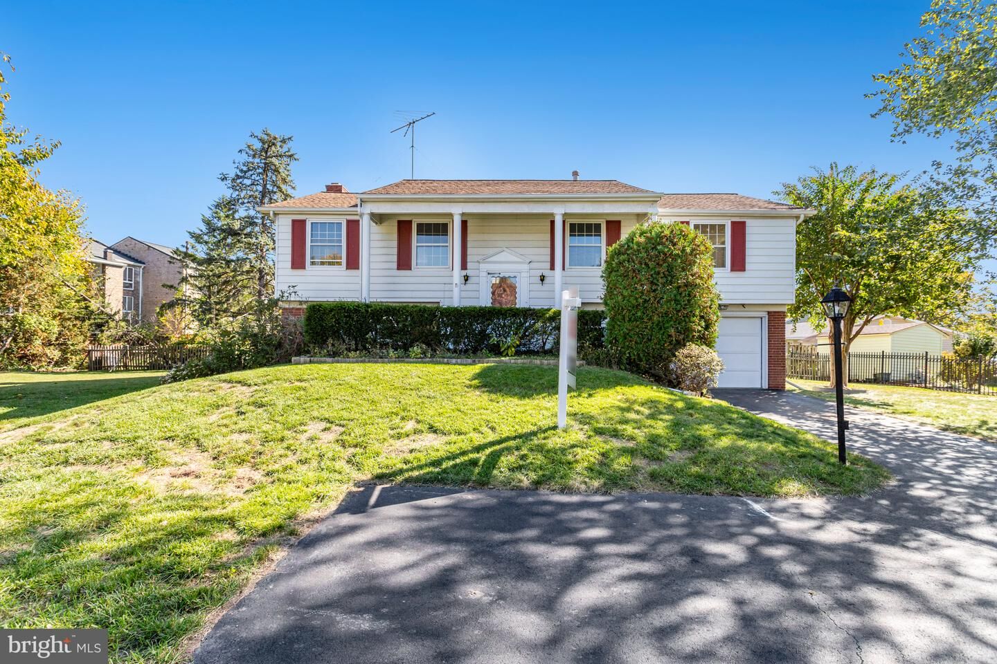 Property Photo:  4105 Meadow Hill Lane  VA 22033 