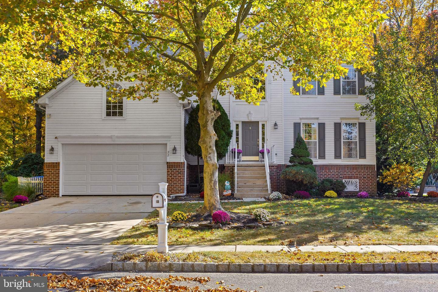 Property Photo:  22 Waterford Drive  NJ 08505 