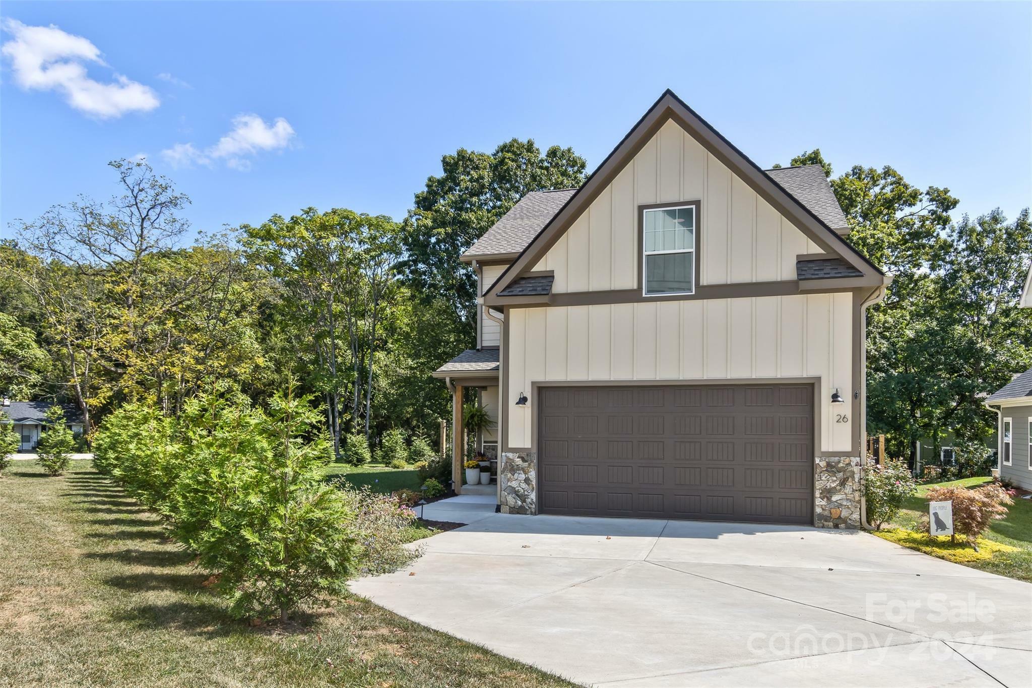 Property Photo:  26 Reagan Run Court  NC 28704 