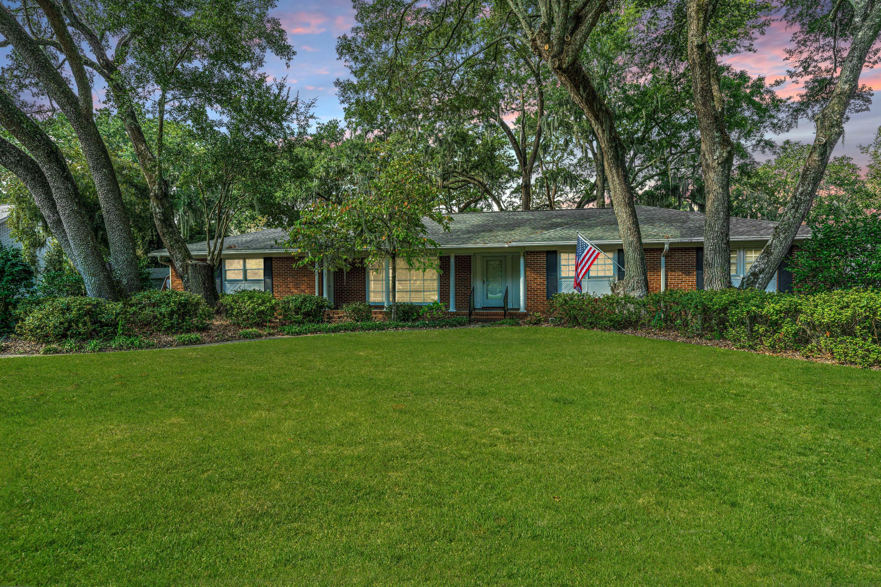 Property Photo:  1835 Wilshire Drive  SC 29407 