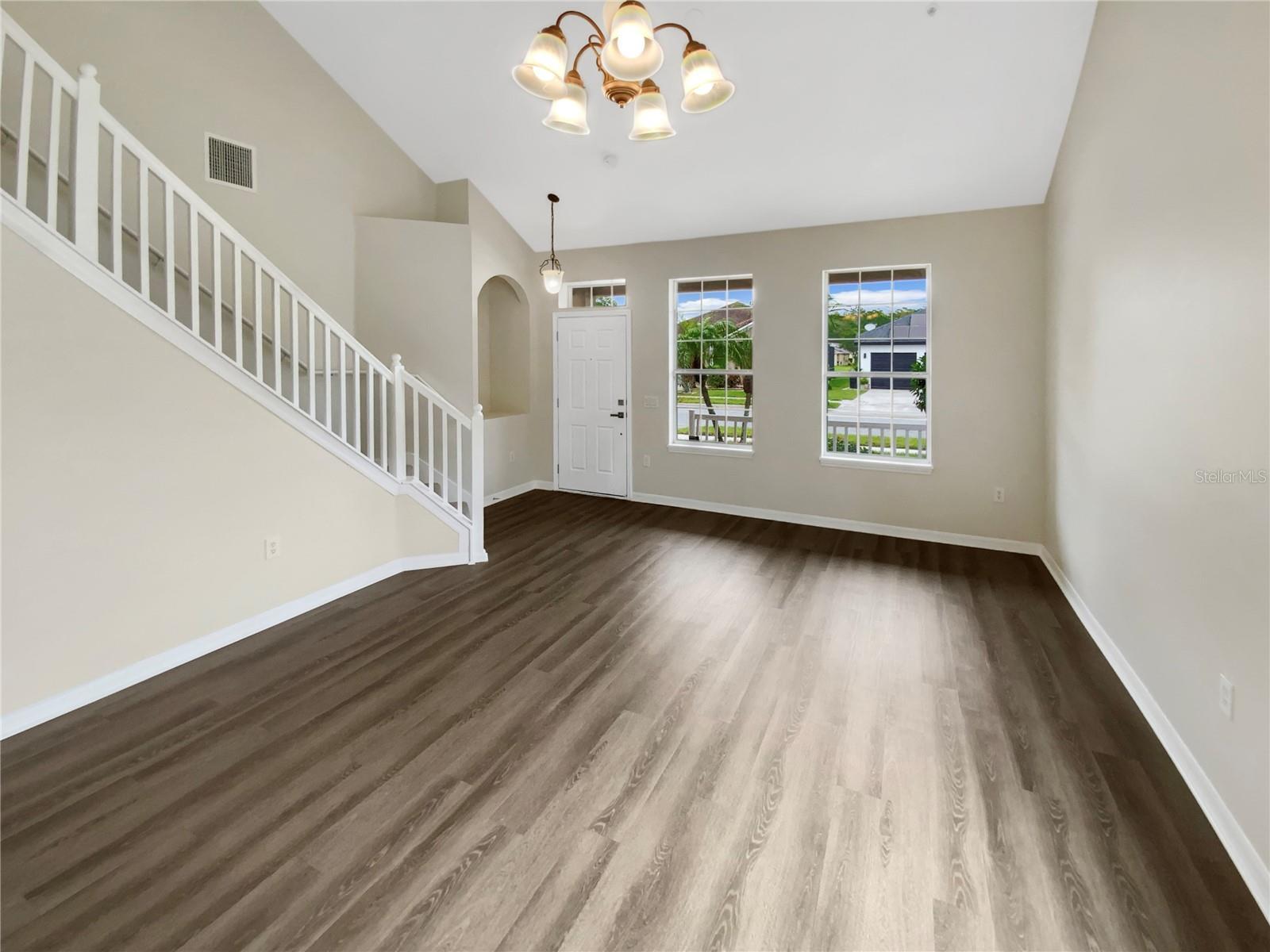 Property Photo: 10472 Eastpark Lake Drive FL 32832