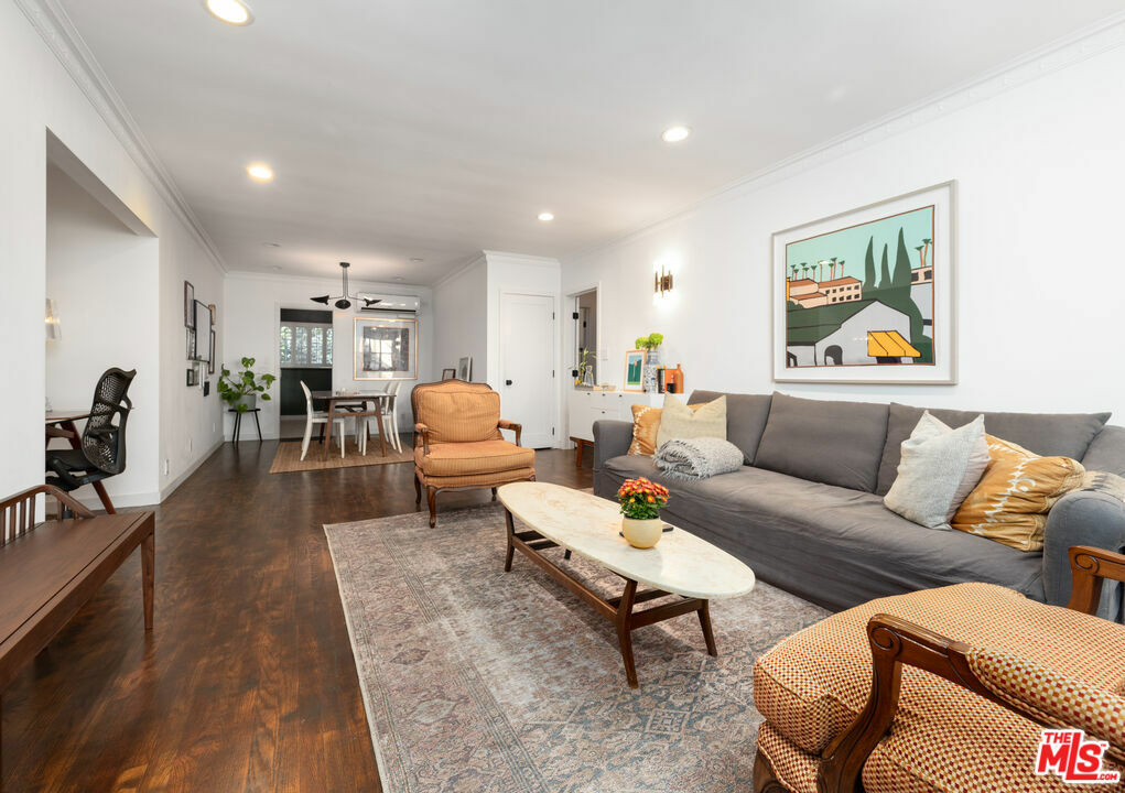 Property Photo:  1615 N Laurel Avenue 112  CA 90046 