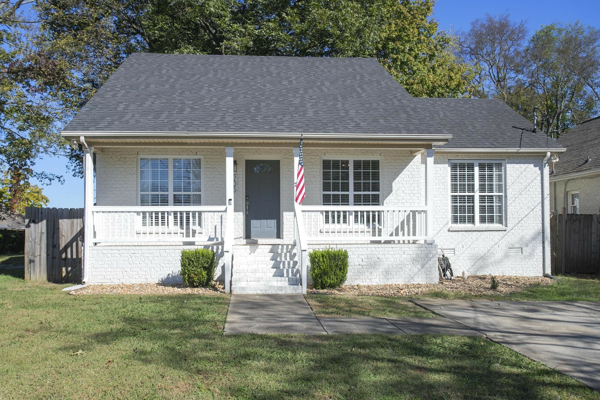 Property Photo:  205 Garner Ave  TN 37115 