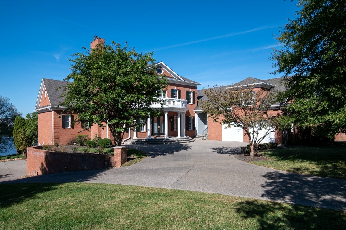 Property Photo:  895 Plantation Blvd  TN 37066 