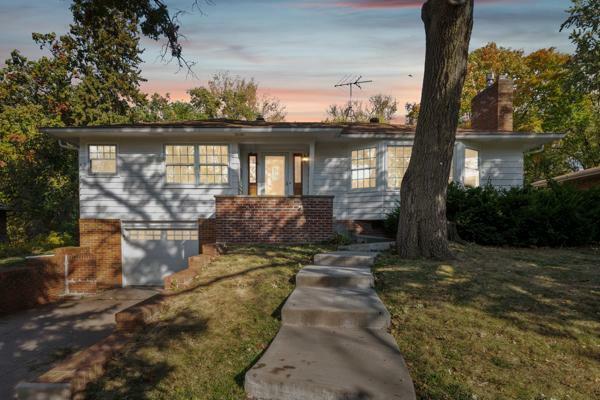 Property Photo:  319 Capitol View Avenue  MN 55113 