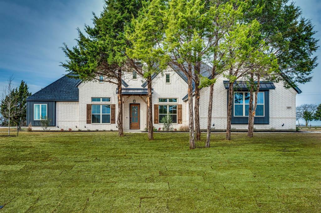 Property Photo: 6031 Palomino Drive TX 76065